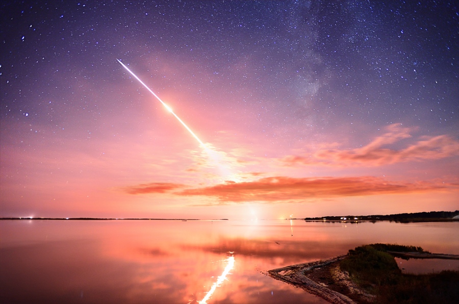 JeffBerkes5334_NASA-LADEE-Launch-sept2013APOD900px.jpg