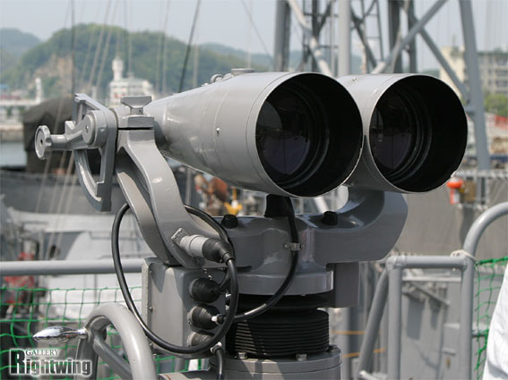 binoculars_05.jpg