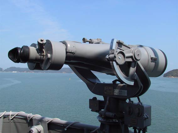 binoculars_03.jpg